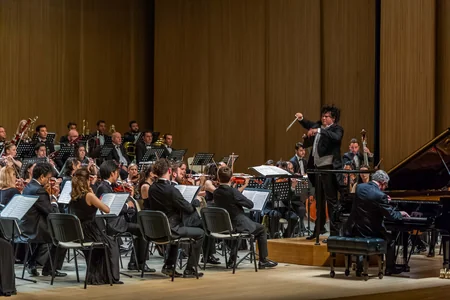 Tekfen Filarmoniya Orkestri Bakıda “100 il” adlı konsert proqramı ilə çıxış edib