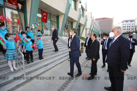 Türkiyənin milli təhsil naziri Bakı Atatürk liseyində olub