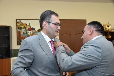 Azad Rəhimov aprel döyüşlərində iştirak etmiş zabitlərlə görüşüb