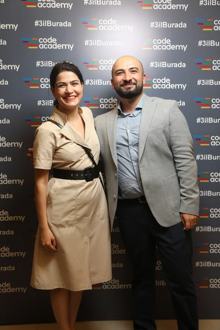 Code Academy 3 illiyini qeyd edib