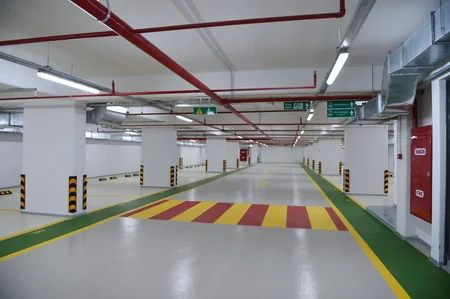 Bakının 8-ci Kilometr qəsəbəsində çoxmərtəbəli avtomobil dayanacağı istifadəyə verilib