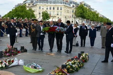 Fransada Azərbaycan Silahlı Qüvvələrinin yaranmasının 97-ci ildönümü təntənəli şəkildə qeyd olunub - FOTO
