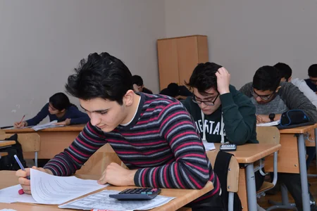 Beynəlxalq olimpiadalara hazırlıq mərkəzinə mediatur olub
