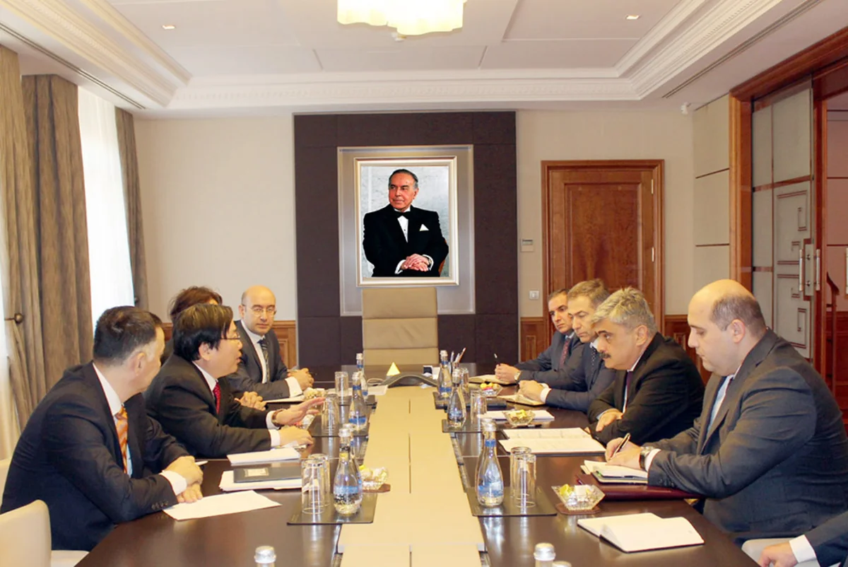 Azərbaycanın maliyyə naziri ADB-nin vitse-prezidentini qəbul edib