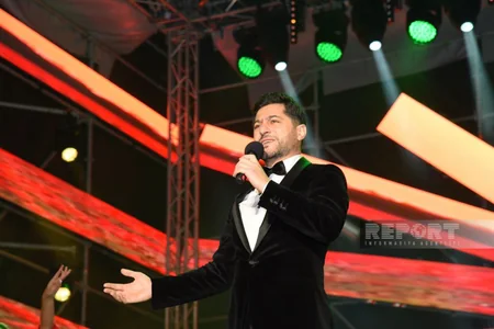 Bakıda Zəfər Günü ilə bağlı atəşfəşanlıq olub - YENİLƏNİB