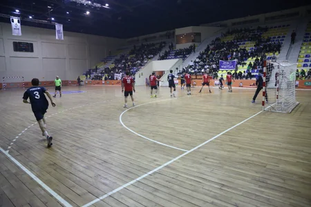 Həndbol üzrə Azərbaycan çempionatında favoritlər qələbə qazanıblar