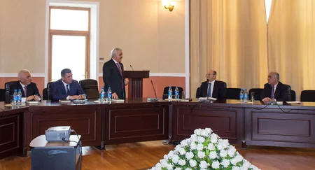 Azərbaycanın yeni energetika naziri nazirliyin kollektivinə təqdim olunub