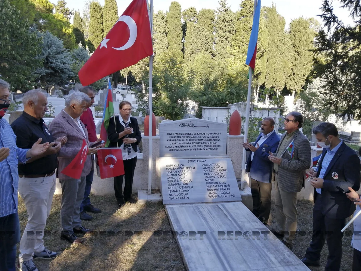 İstanbulda Nuru Paşanın məzarı ziyarət olunub