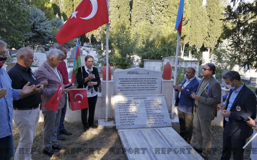 İstanbulda Nuru Paşanın məzarı ziyarət olunub