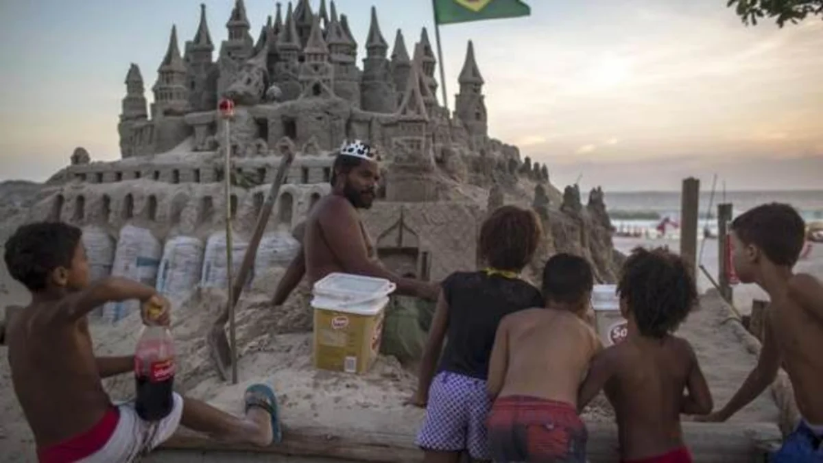 Braziliya sakini qumdan ev tikərək 22 ildir onun içində yaşayır