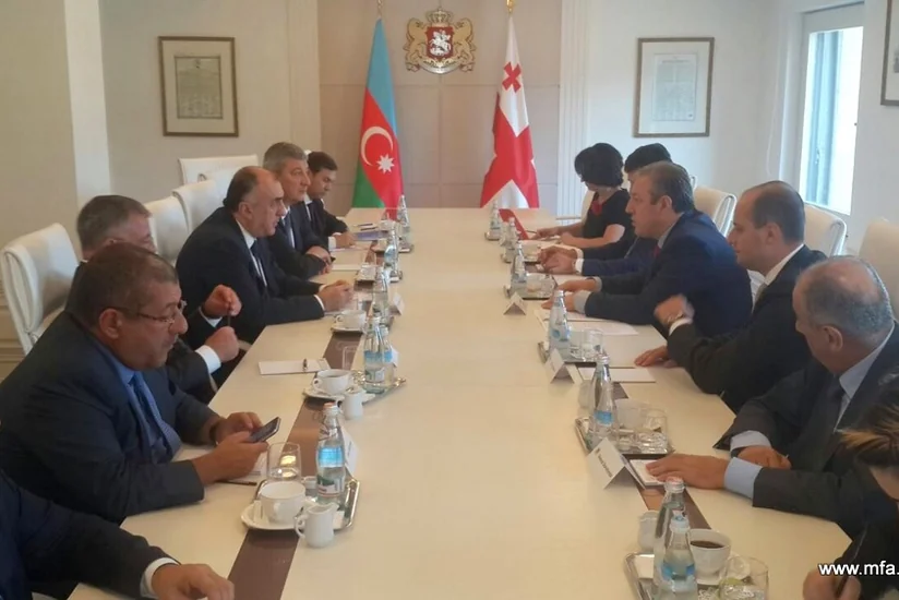 Elmar Məmmədyarovun Tbilisidə Gürcüstanın baş naziri ilə görüşüb