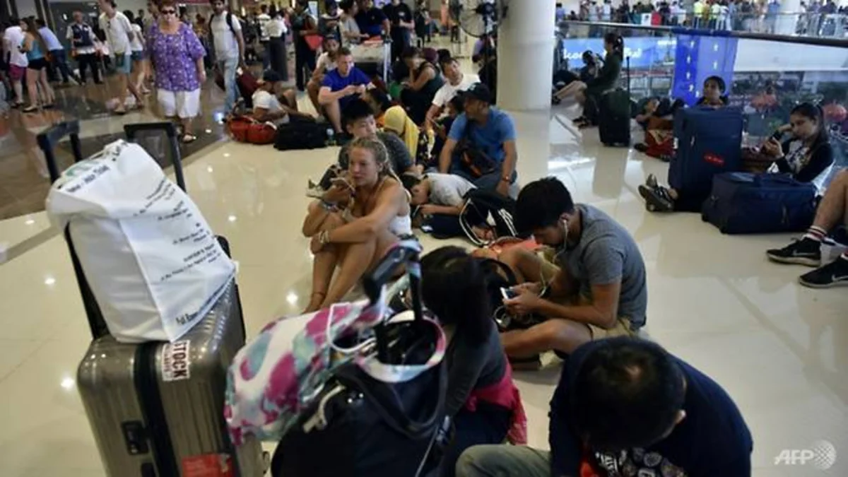 Bali aeroportu vulkan püskürməsi səbəbindən bağlanıb