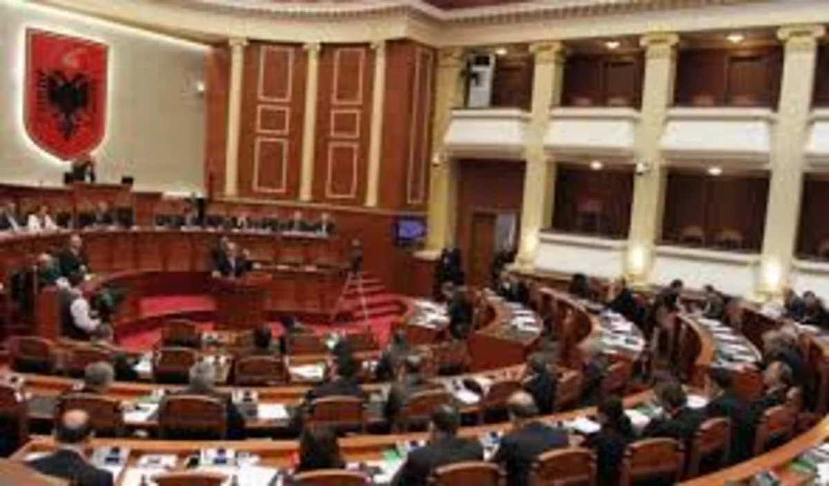 Albaniya kommunist dövrünə aid gizli polis sənədlərini açır