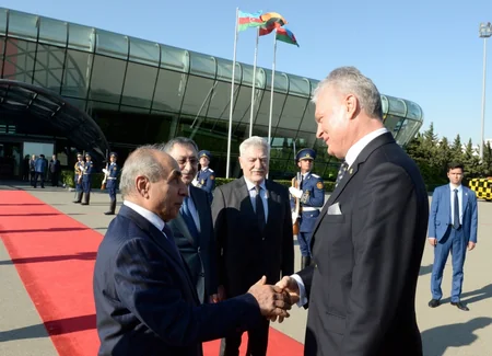 Litva Prezidentinin Azərbaycana rəsmi səfəri başa çatıb