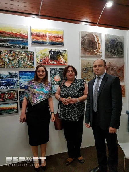 Azərbaycan rəssamlarının əsərləri Parisdə beynəlxalq sərgidə nümayiş olunur - FOTO