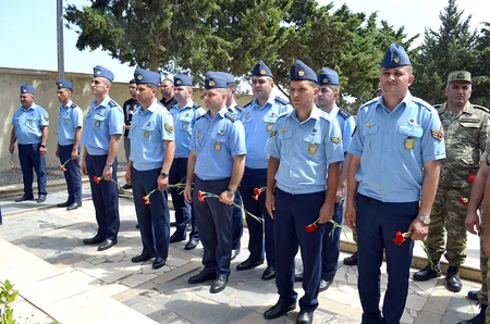 Şəhid hərbi pilot Rəşad Atakişiyevin məzarı ziyarət edilib