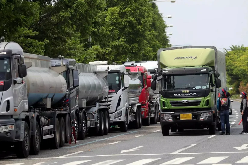 Южная Корея обязала бастующих водителей грузовиков вернуться к работе