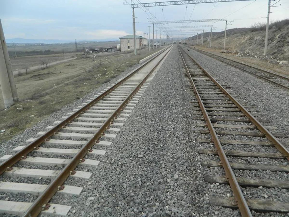Bakı-Tbilisi-Qars dəmir yolu 2015-ci ildə istismara veriləcək