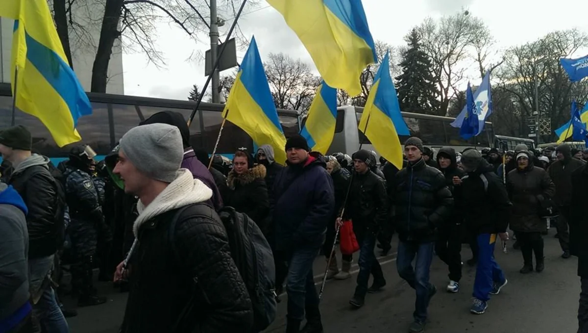 Новые столкновения произошли под посольством РФ в Киеве