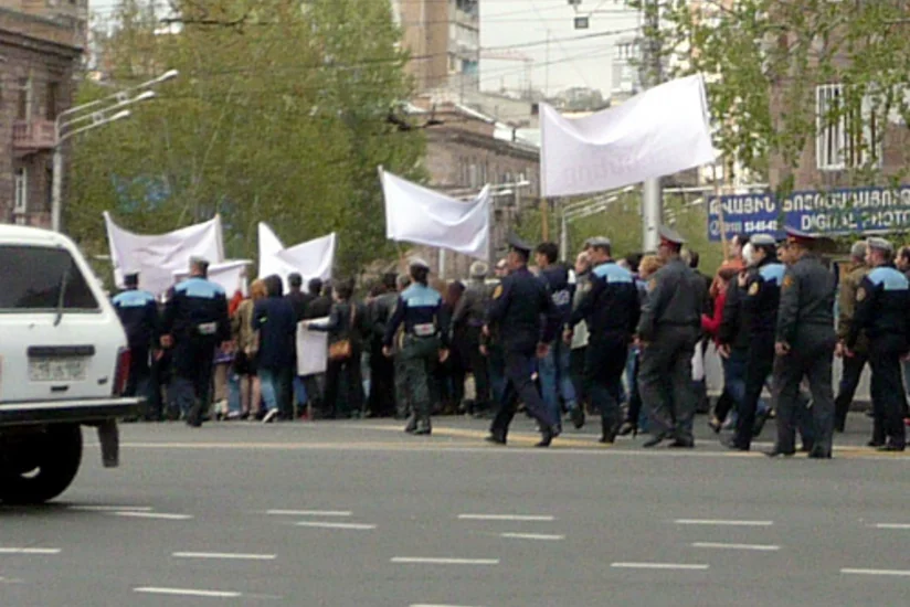 ​В Ереване проходит акция протеста против соглашения с Россией по ПВО