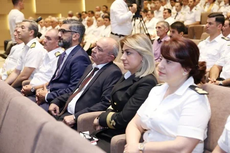 Dəniz nəqliyyatı işçiləri peşə bayramlarını qeyd ediblər
