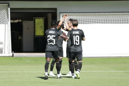 Qarabağ ilk yoxlama oyununda Rumıniya klubunu darmadağın edib