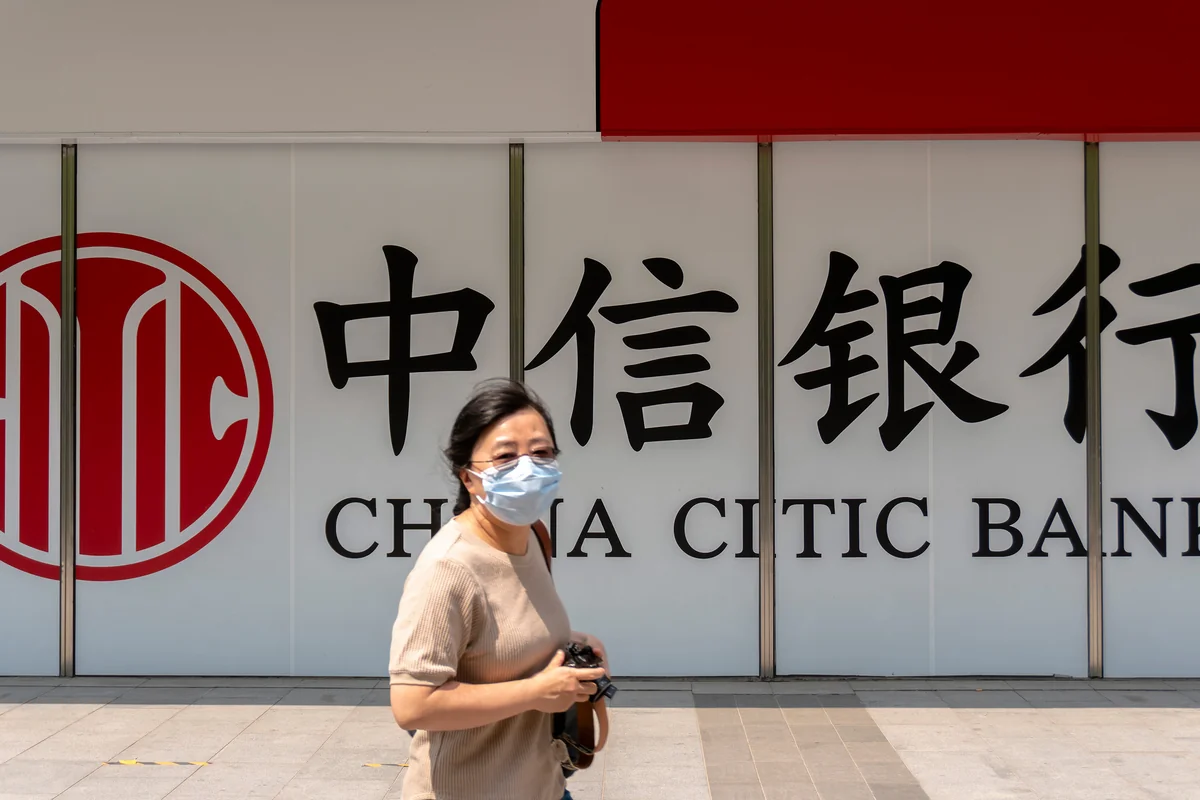 Çində sabiq məmur korrupsiyaya görə ağır cəza alıb