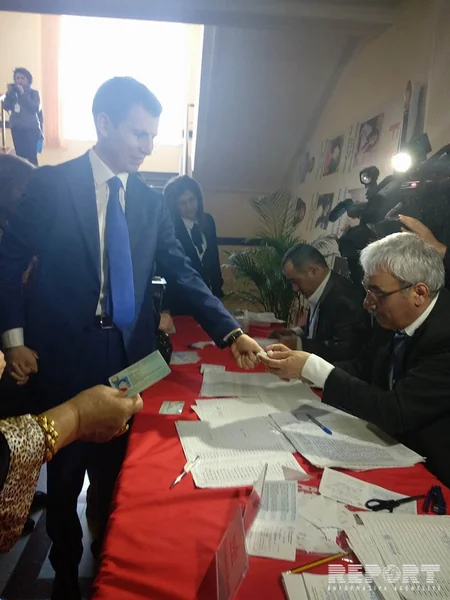 Prezidentliyə namizəd Zahid Oruc səs verib