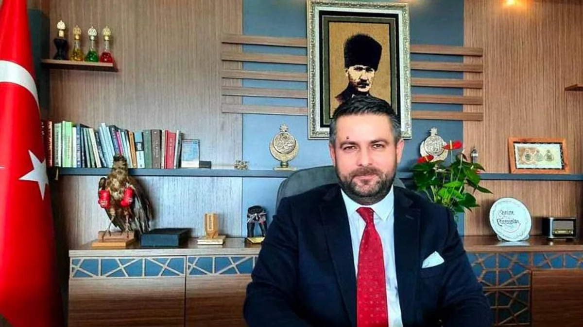 Türkiyədə hakim partiyanın sədr müavini vəfat edib
