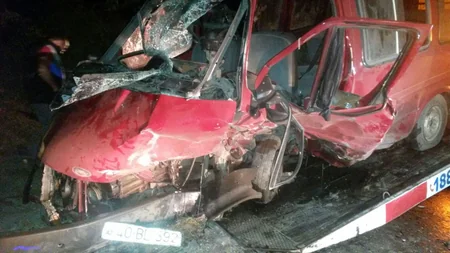 Qubada toydan qayıdan mikroavtobus qəzaya düşüb, 4 nəfər yaralanıb - FOTO