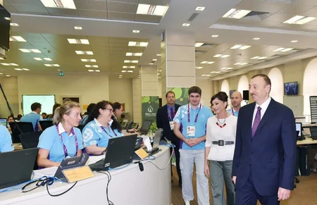 ​Prezident İlham Əliyev birinci Avropa Oyunları Əməliyyat Komitəsinin baş ofisində yaradılan şəraitlə tanış olub
