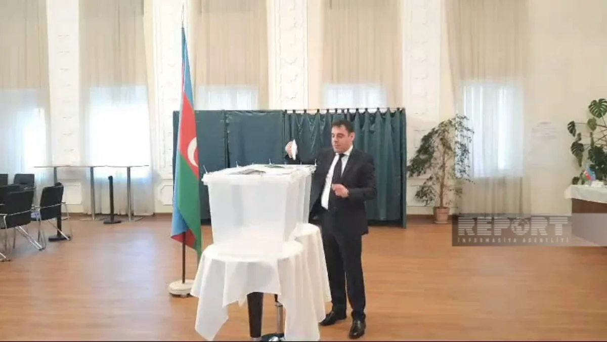 Voting in Ukraine kicks off amid air attack