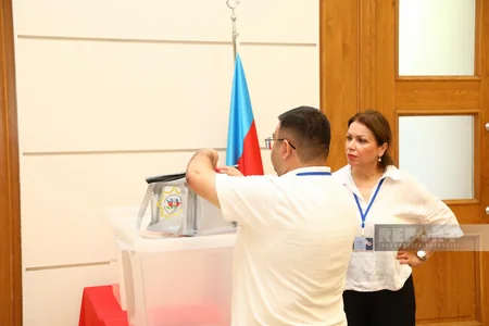Parlament seçkiləri ilə bağlı məntəqələrdə seçici fəallığı müşahidə edilir - FOTOREPORTAJ