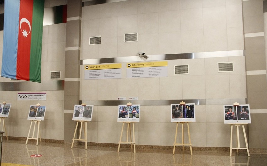 Bakı metrosunda Sizinlə qürür duyuruq layihəsi davam edir