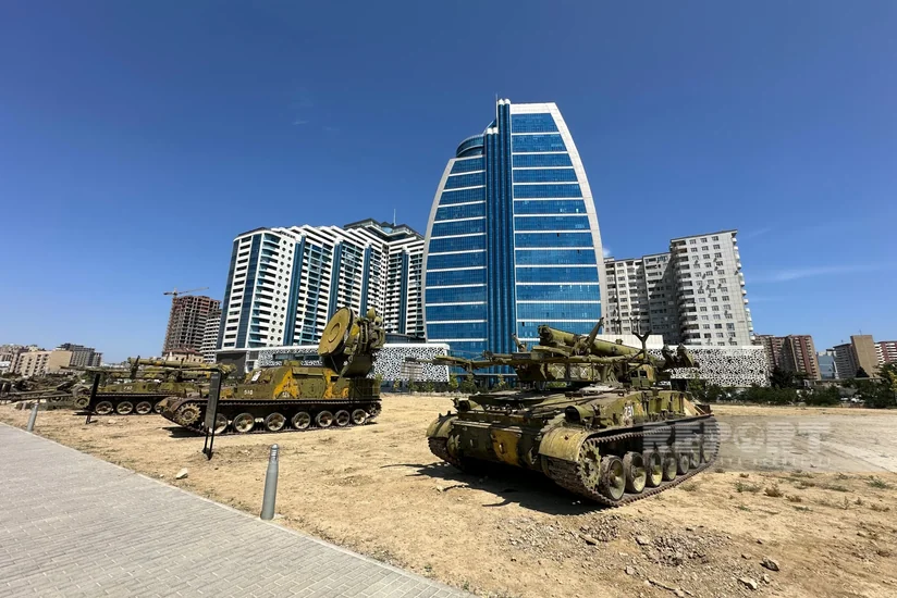Xocalıda aşkarlanmış zenit-raket kompleksi Bakıda “Hərbi Qənimətlər Parkı”nda yerləşdirilib