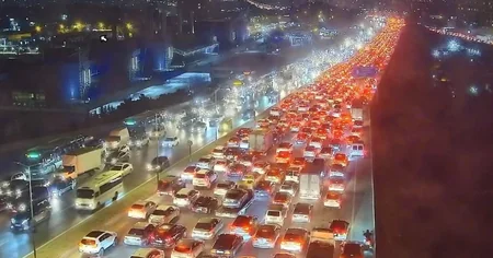 Bakının bir çox yollarında tıxac müşahidə edilir - SİYAHI