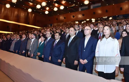 Bakıda Heydər Əliyevin 100 illiyinə həsr olunan ibtidai sinif müəllimlərinin lll forumu keçirilib