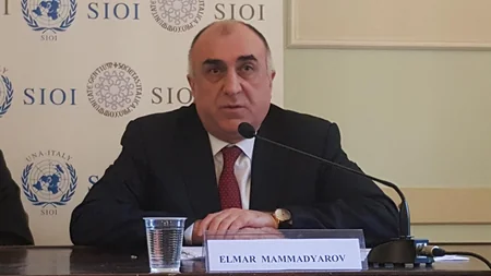 Глава МИД Азербайджана выступил в самом старинном мозговом центре Италии