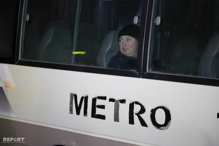 Bakı Metropoliteninə məxsus mikroavtobus qəzaya uğrayıb - FOTO - VİDEO - YENİLƏNİB