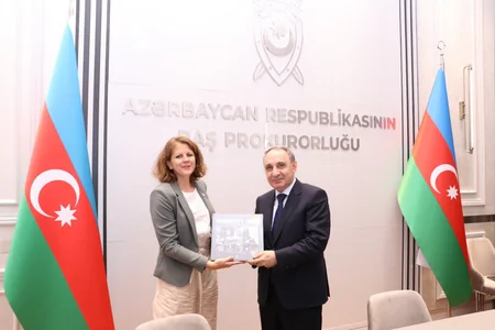 Baş prokuror BQXK-nın Azərbaycan Nümayəndəliyinin rəhbəri ilə görüşüb