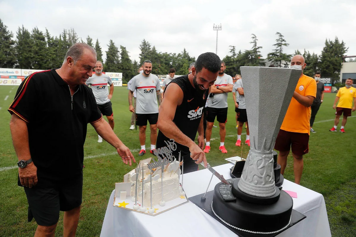 Qalatasaraydan Terimə doğum günü sürprizi