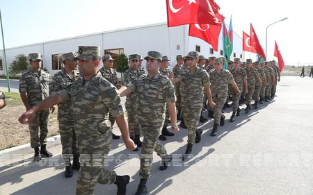 Azərbaycan və Türkiyə hərbçiləri Pirəkəşküldən Acıdərəyə yürüş edib