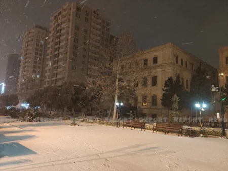 Bakıda qışın ən soyuq gecəsi - YENİLƏNİB