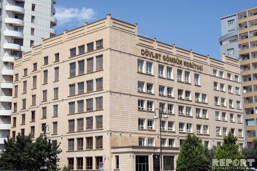 Dövlət Gömrük Komitəsinin 4 vəzifəli əməkdaşı saxlanılıb