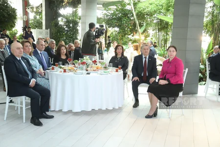 YAP-ın Mərkəzi Aparatı Zərifə Əliyevanın 100 illik yubileyinə həsr edilmiş tədbir keçirib - YENİLƏNİB