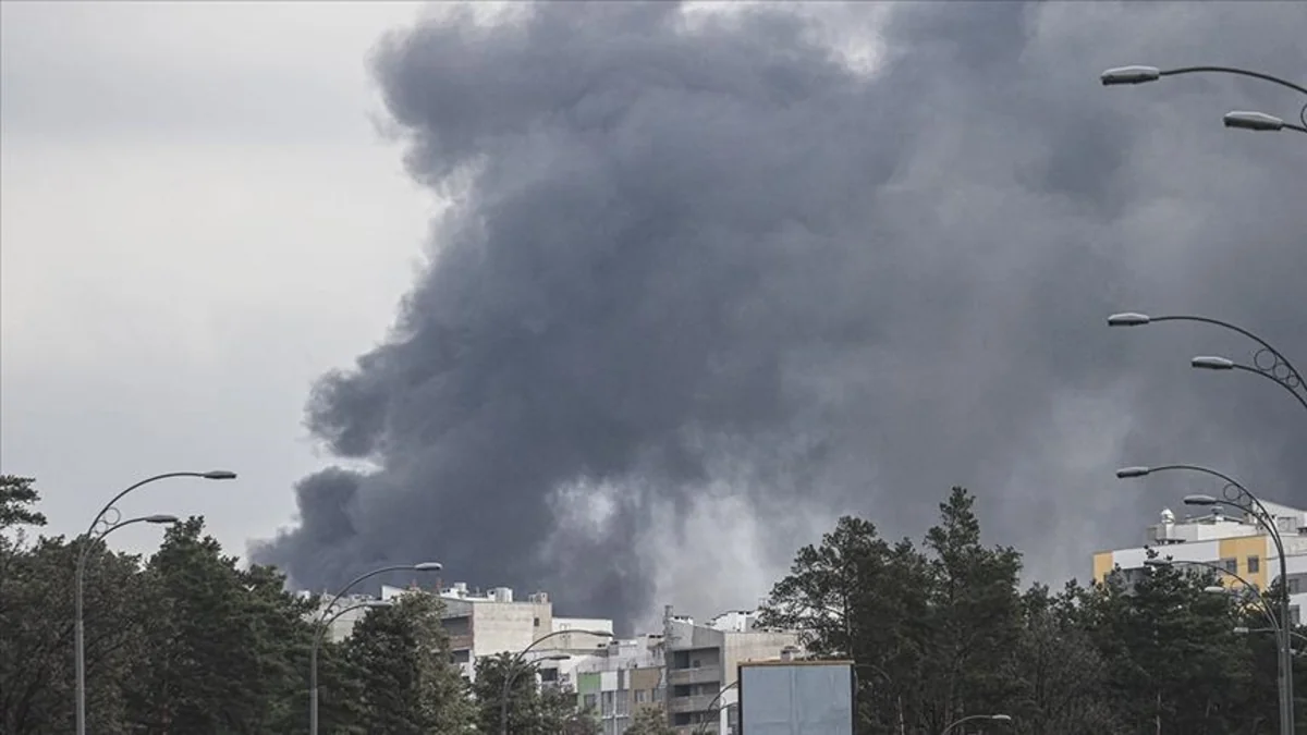 Kyiv mayor reports on explosions in Shevchenkivskyi district