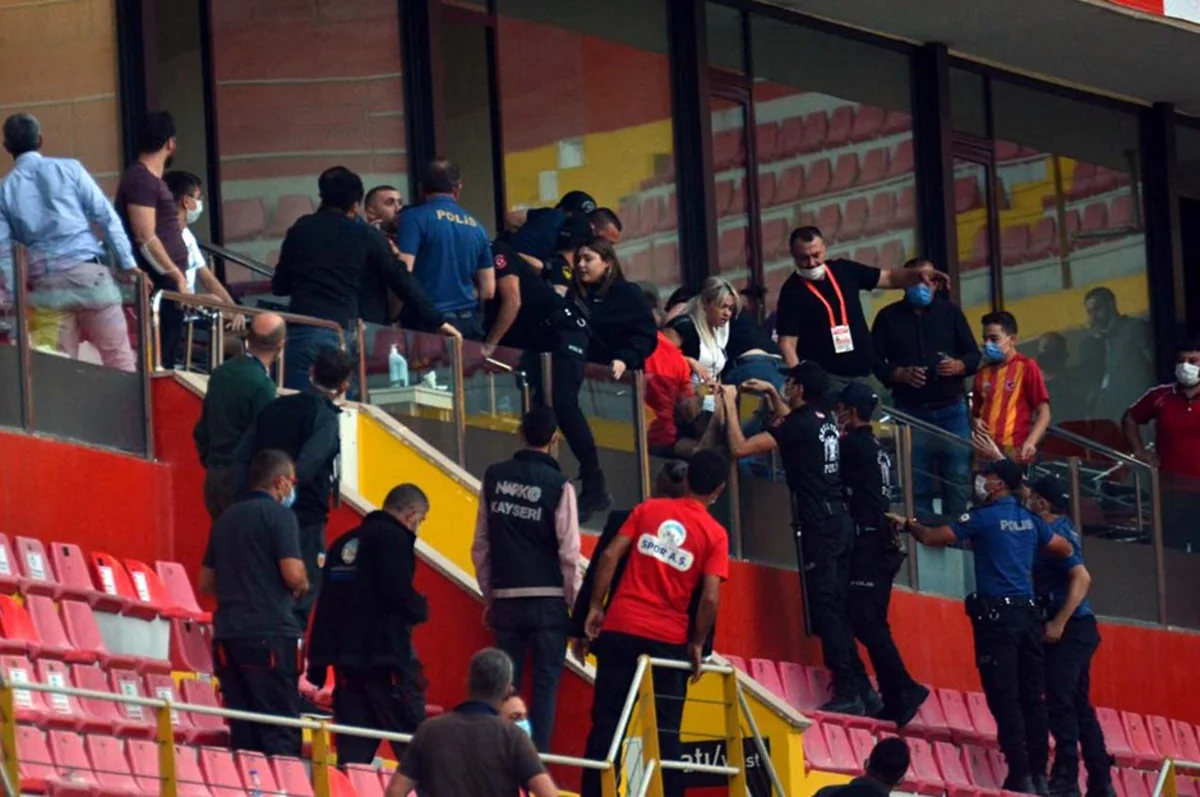 Türkiyə klubunun prezidentinə hücum olub