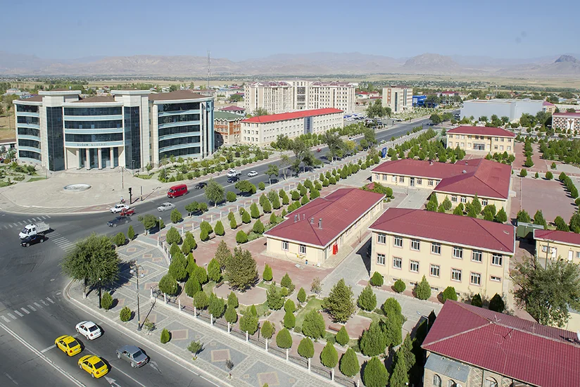 Naxçıvan şəhərində yeni yaşayış kompleksinin təməli qoyulub  