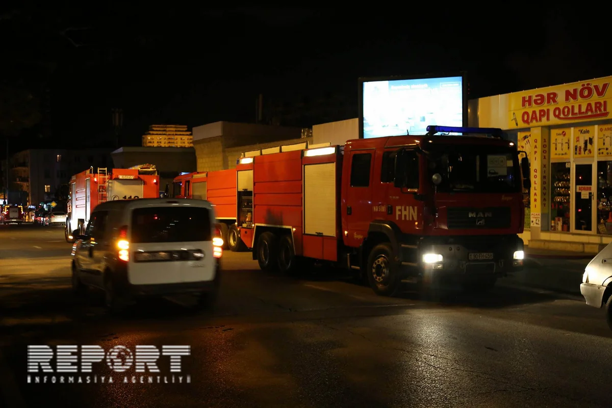 Bakıda hündürmərtəbəli binada yanğın olub, sakinlər təxliyyə edilib