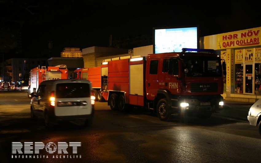 Bakıda hündürmərtəbəli binada yanğın olub, sakinlər təxliyyə edilib